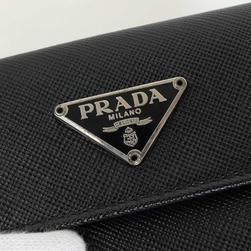 プラダ サフィアーノ レザー トライアングルロゴ 二つ折り財布 ブラック - NEWSED