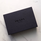 プラダ サフィアーノ レザー 三つ折り財布 三角プレート ブラック - NEWSED