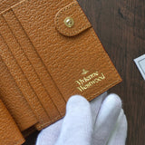 ヴィヴィアン・ウエストウッド オーブ レザー 三つ折り財布 キャメル 箱付き 未使用品 - NEWSED