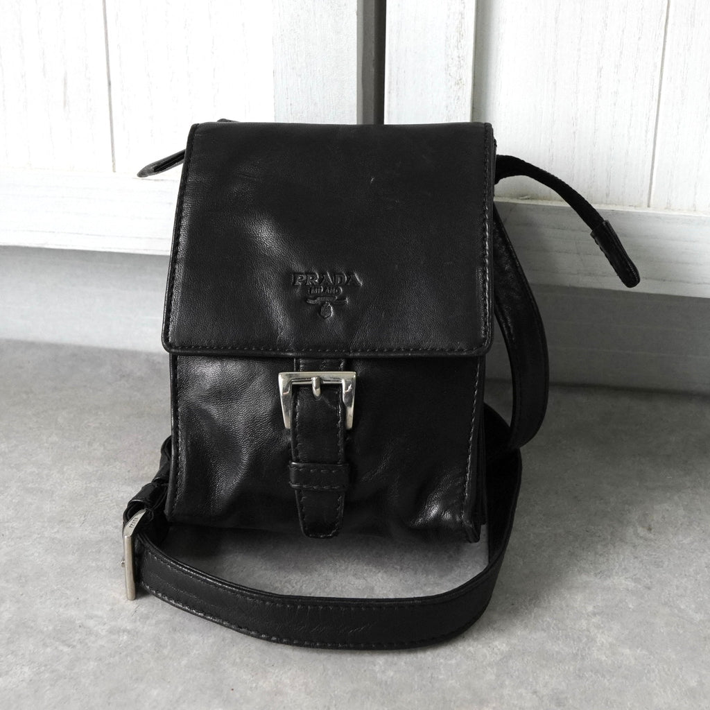 Prada 黑色皮革迷你单肩包