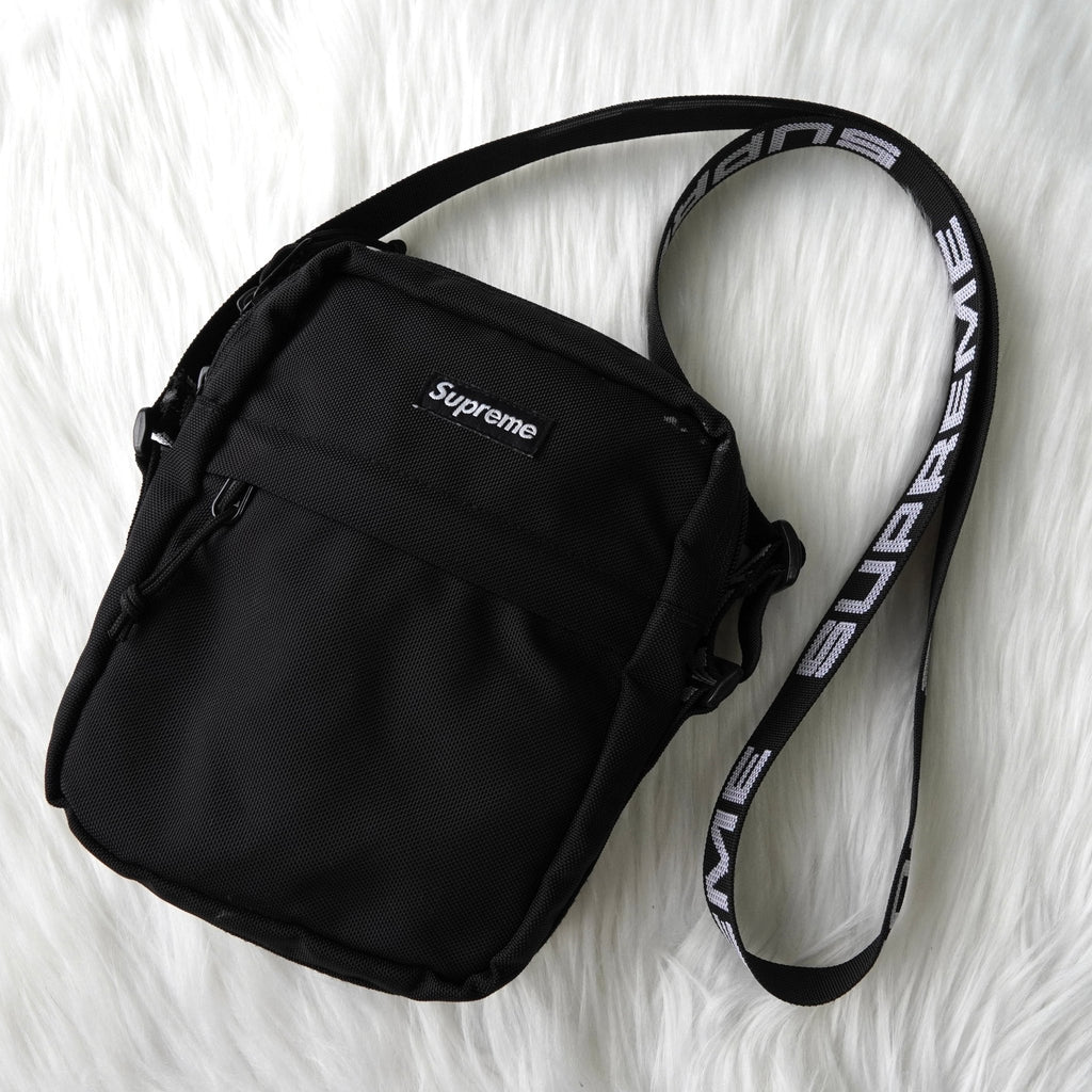 Supreme Logo 尼龙黑色 Pochette 单肩包