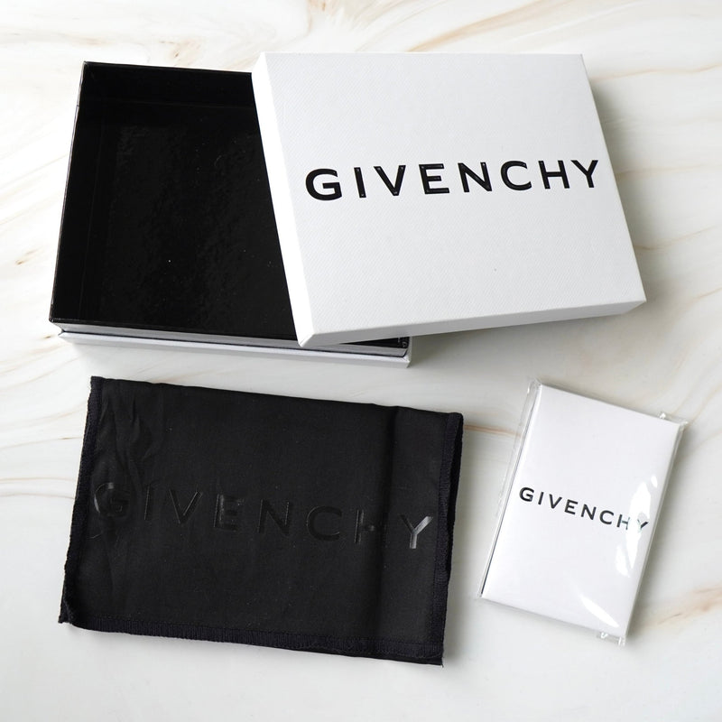 ジバンシィ 模様 レザー カードケース パスケース ブラック 箱付き - NEWSED