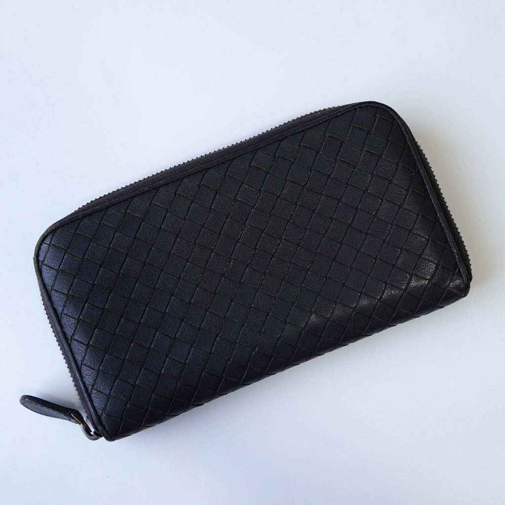 ボッテガ・ヴェネタ イントレチャート レザー ラウンドファスナー