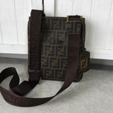 フェンディ ズッカ PVC/レザー ショルダーバッグ カーキ / ブラウン 7VA214 - NEWSED