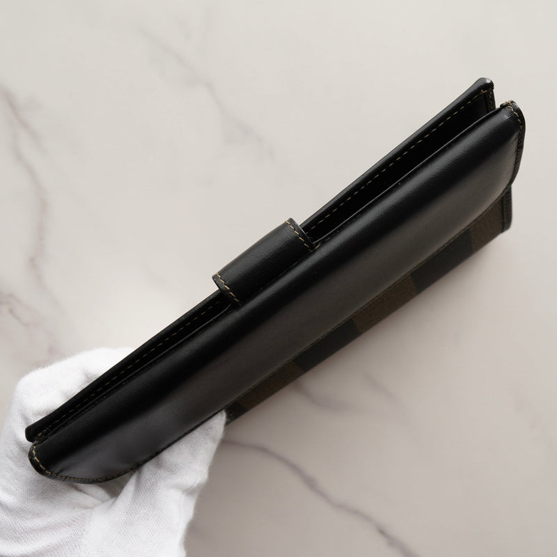 フェンディ ペカン PVC レザー 長財布 二つ折り財布 ブラウン / ブラック - NEWSED