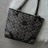 コーチ シグネチャー PVC トートバッグ ブラック F18917 - NEWSED