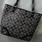 コーチ シグネチャー PVC トートバッグ ブラック F18917 - NEWSED