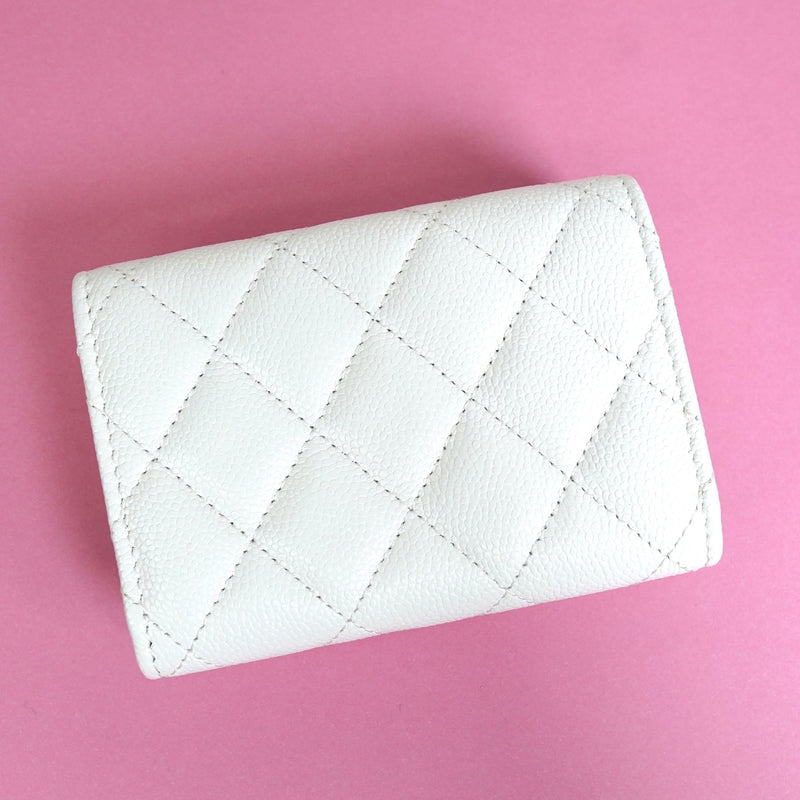 シャネル ココマーク マトラッセ キャビアスキン 三つ折り財布 ホワイト