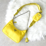 プラダ テスートナイロン / サフィアーノレザー トライアングルロゴ Re - Edition 2005 2WAY ショルダーバッグ ワンショルダーバッグ イエロー - NEWSED