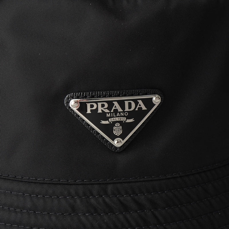 プラダ RE - NYLON ポコノ テスート ナイロン バケットハット 帽子 三角プレート トライアングルロゴ ブラック 保存袋付き - NEWSED