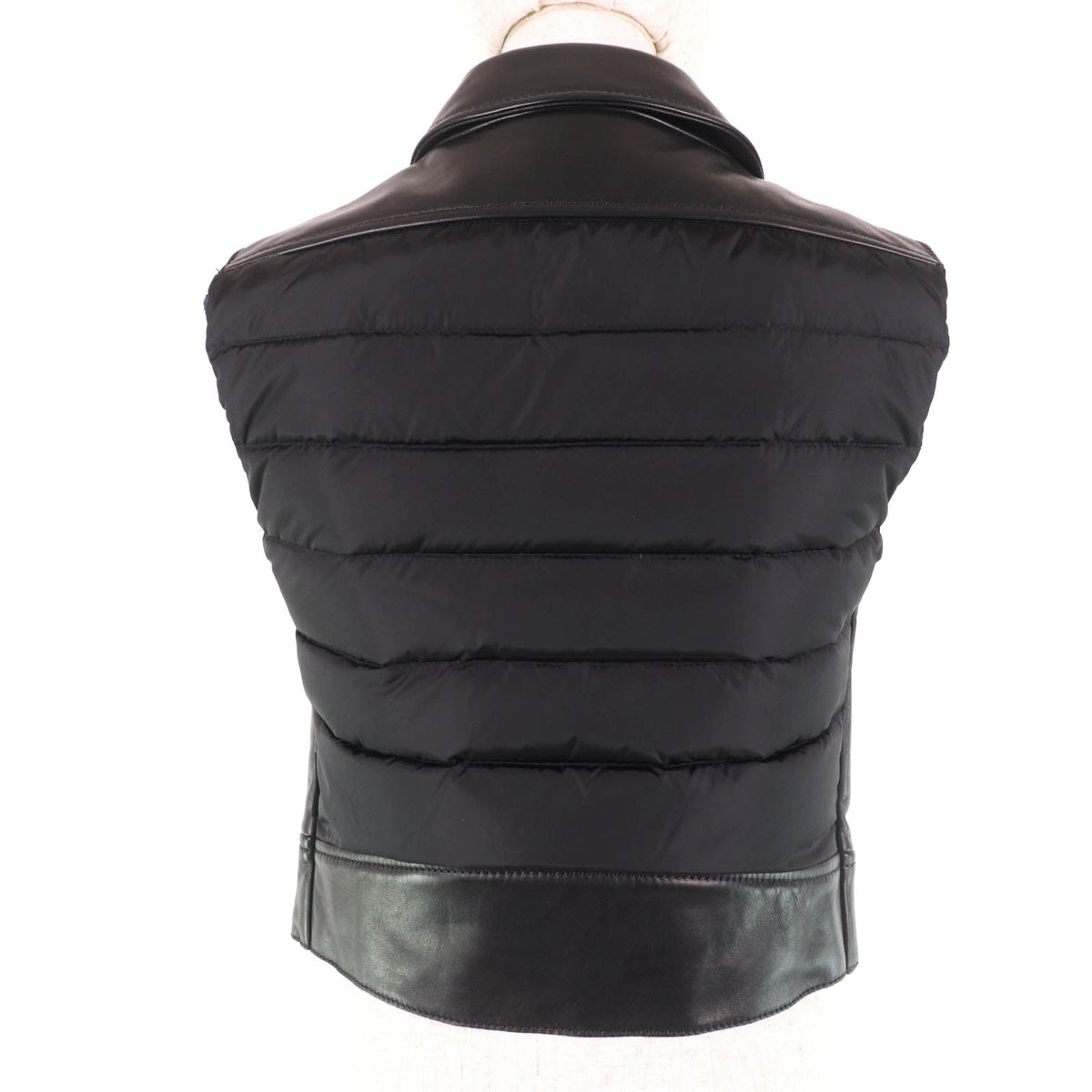 モンクレール RODEIA ロゴボタン付 ZIP UP レザーベスト ダウン ダウンベスト ブラック 0 レディース - NEWSED