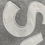 シュプリーム Satin Applique Hooded Sweatshirt バックロゴ プルオーバー パーカー グレー L メンズ - NEWSED