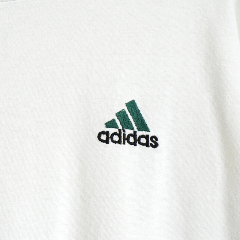 アディダス パフォーマンスロゴ刺繍 Tシャツ ホワイト - NEWSED