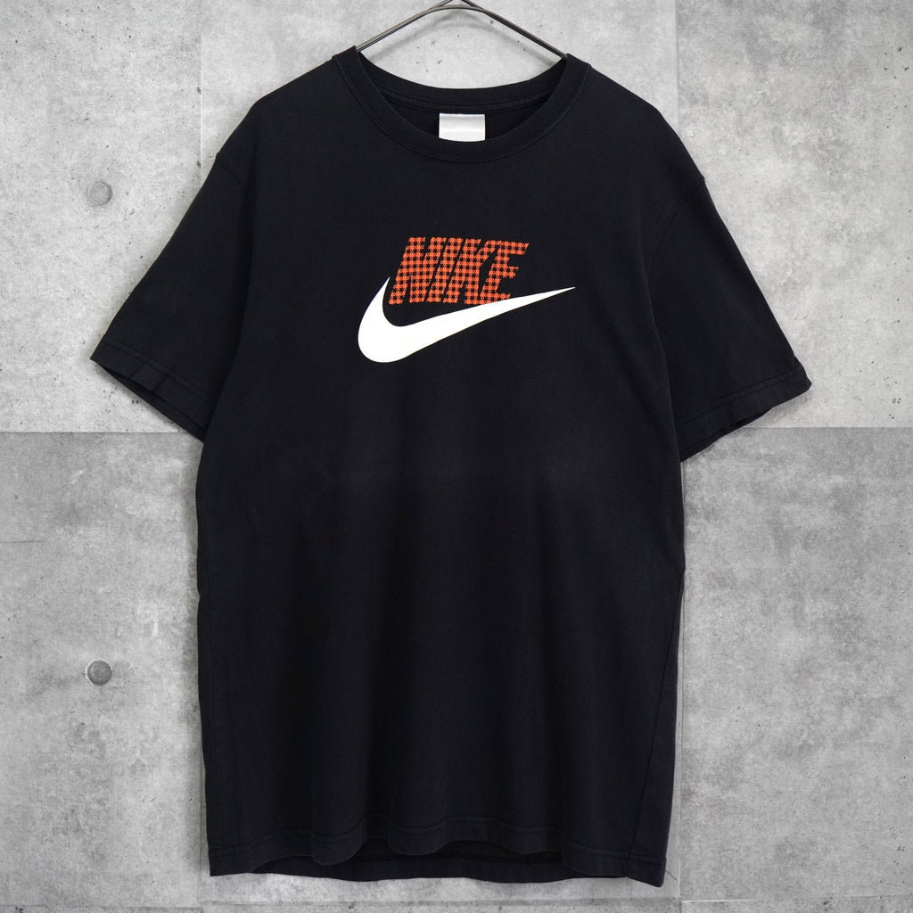 Nike Swoosh 徽标 T 恤黑色