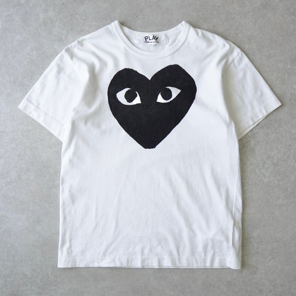 Play Comme des Garçons 白色心形徽标 T 恤