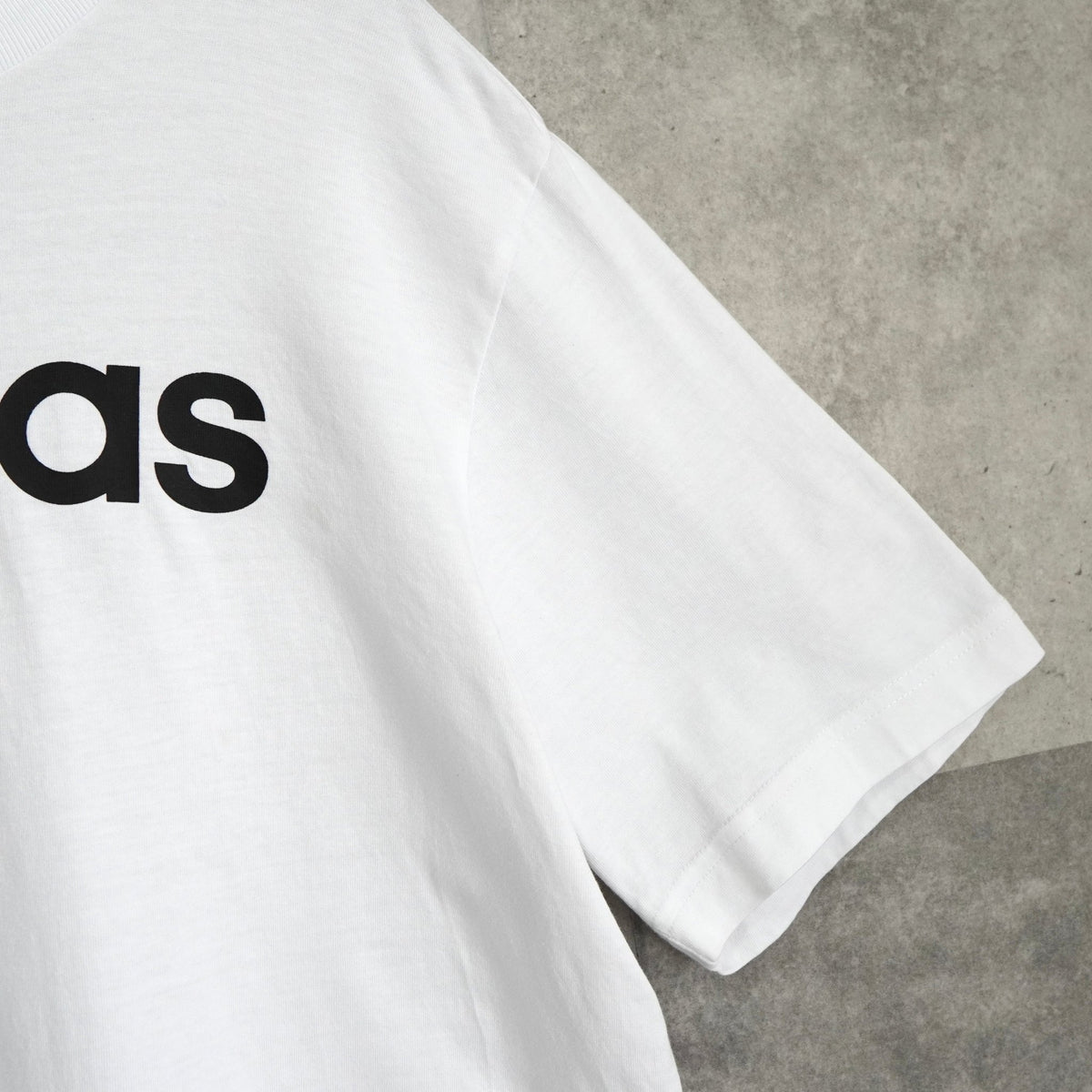 アディダス ロゴ Tシャツ ホワイト - NEWSED