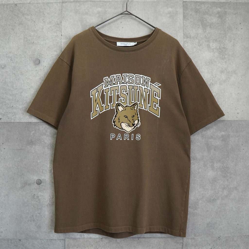 Maison Kitsune College Logo T-Shirt in Brown Khaki