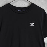 アディダス トレフォイルロゴ Tシャツ ブラック - NEWSED