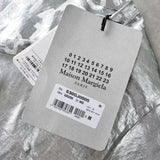 メゾン マルジェラ エイズ Tシャツ メタリックシルバー / グレー タグ付き未使用品 - NEWSED