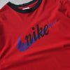 Nike 复古徽标 T 恤（红色）