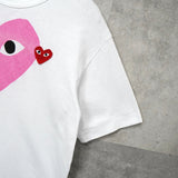 プレイ コムデギャルソン ハートロゴ Tシャツ ホワイト / ピンク - NEWSED