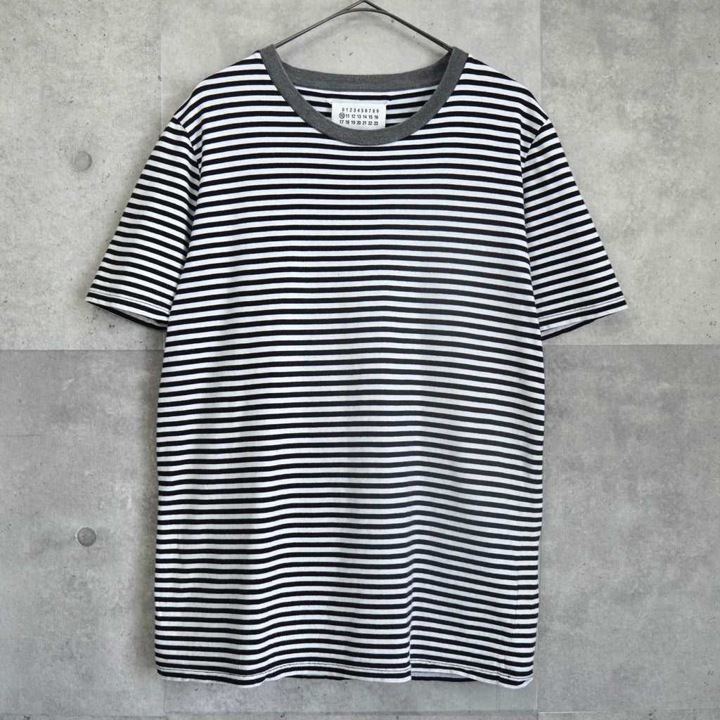Maison Margiela 黑/白/灰条纹 T 恤
