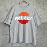 パレス プリント Tシャツ グレー - NEWSED