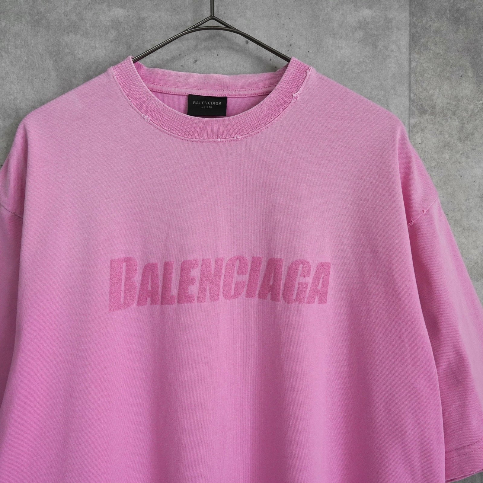 バレンシアガ ロゴ ダメージ加工 オーバーサイズ Tシャツ ピンク