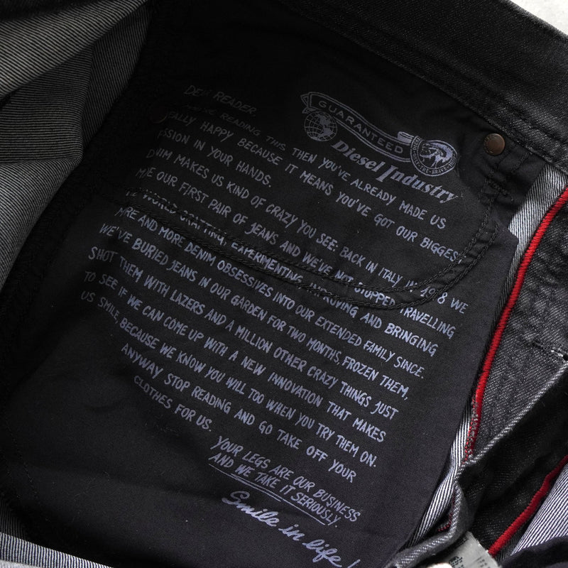 ディーゼル TEPPHAR ブラック コーティング ストレッチ デニム - NEWSED