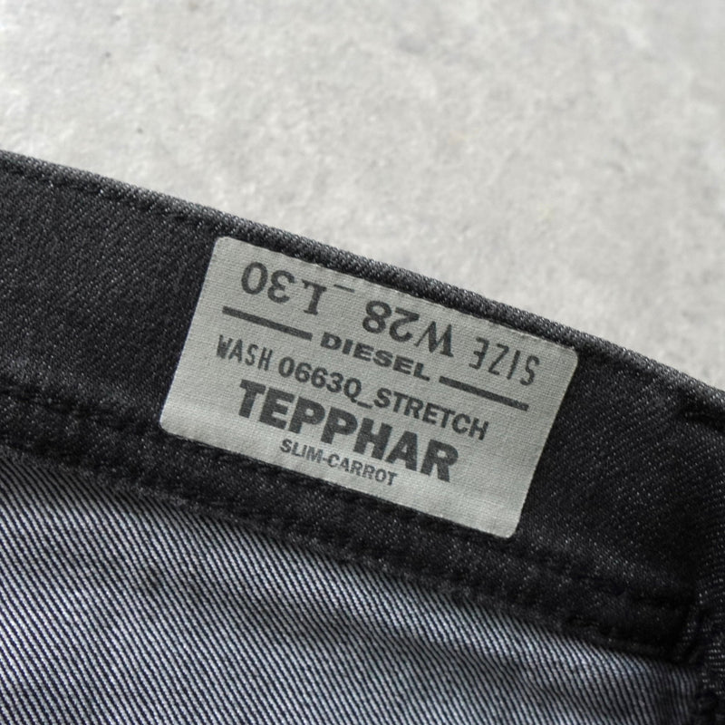 ディーゼル TEPPHAR ブラック コーティング ストレッチ デニム - NEWSED