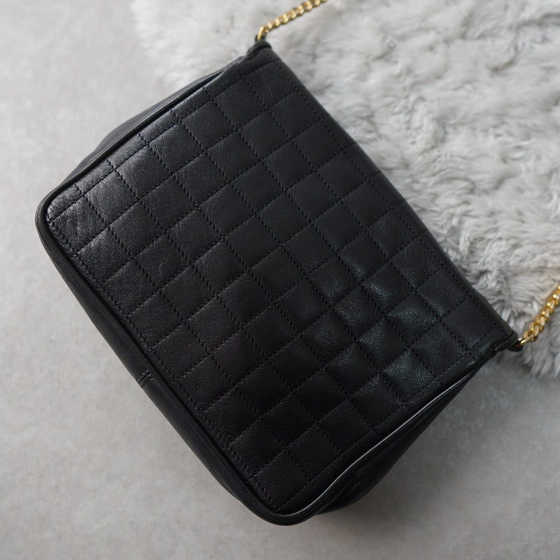 Triomphe Quilting Chain Shoulder Bag - NEWSED