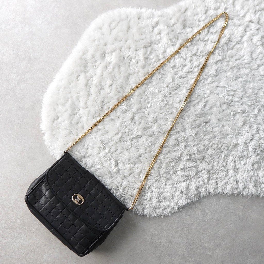 Triomphe Quilting Chain Shoulder Bag
