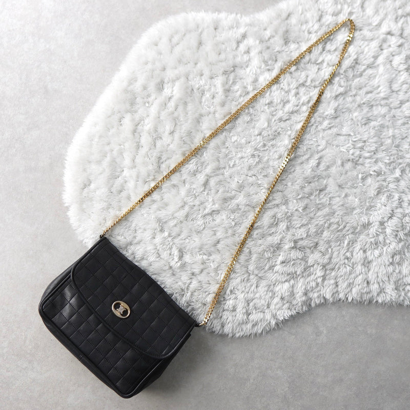 Triomphe Quilting Chain Shoulder Bag - NEWSED