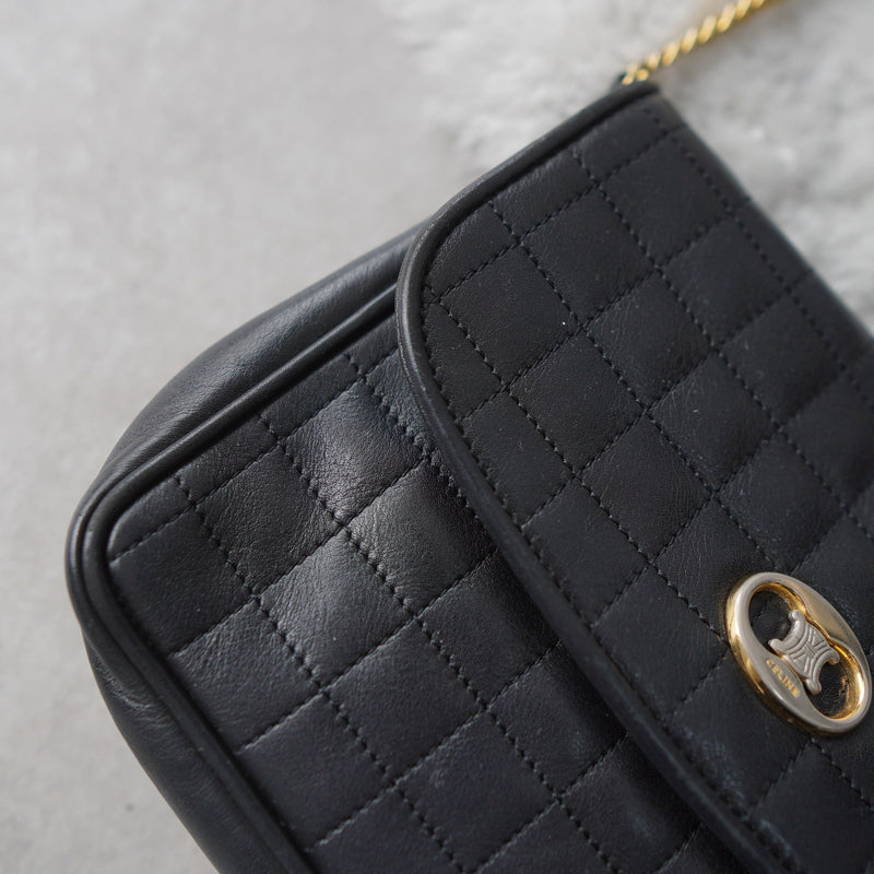 Triomphe Quilting Chain Shoulder Bag - NEWSED