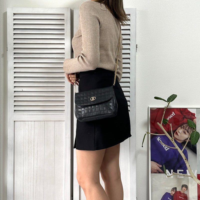 Triomphe Quilting Chain Shoulder Bag - NEWSED