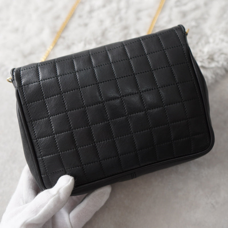 Triomphe Quilting Chain Shoulder Bag｜Made in Italy - NEWSED