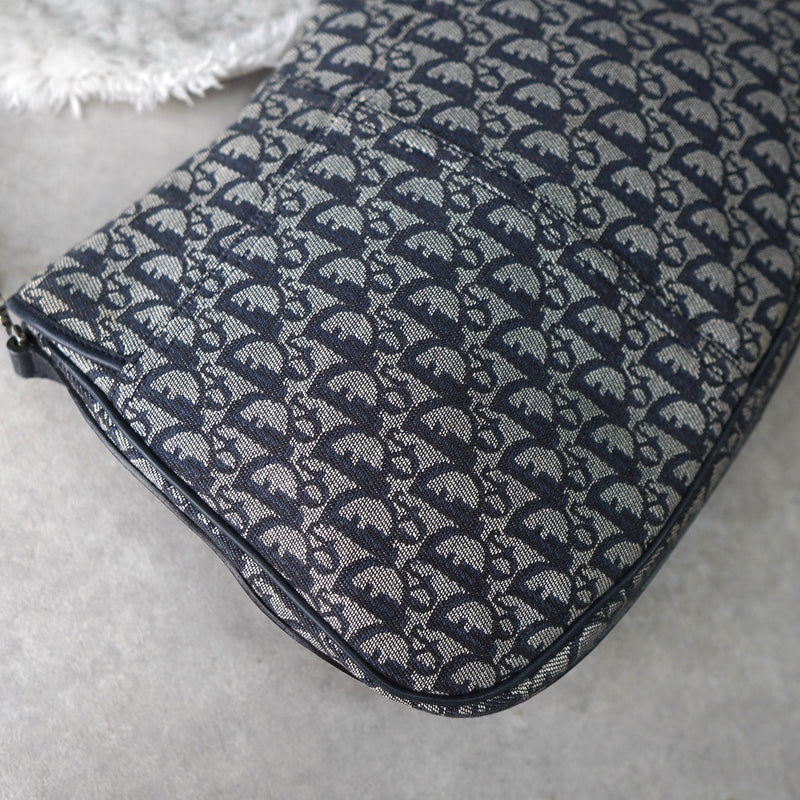 Trotter Logo Belt One Shoulder Bag Made in Italy - NEWSED
