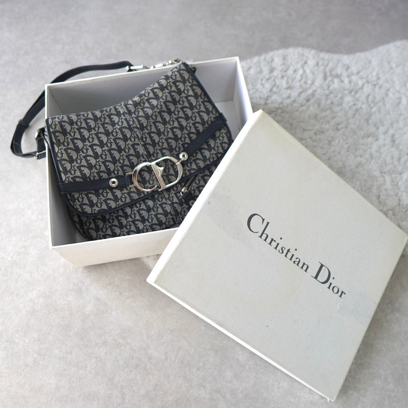 Trotter Logo Belt One Shoulder Bag Made in Italy - NEWSED