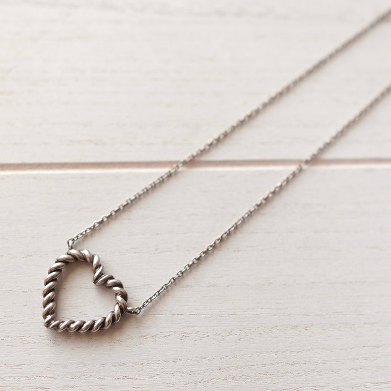 Twist Heart Silver Necklace - NEWSED