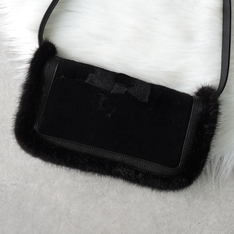 ロエベ スタッズ アナグラム ハラコレザー / ファー ショルダーバッグ ブラック