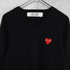 PLAY Comme des Garcons 心形徽标 V 领针织衫 黑色