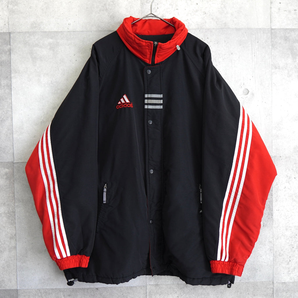 アディダス ナイロンジャケット バックロゴ ハイネック ブラック/レッド XL〜2XL相当