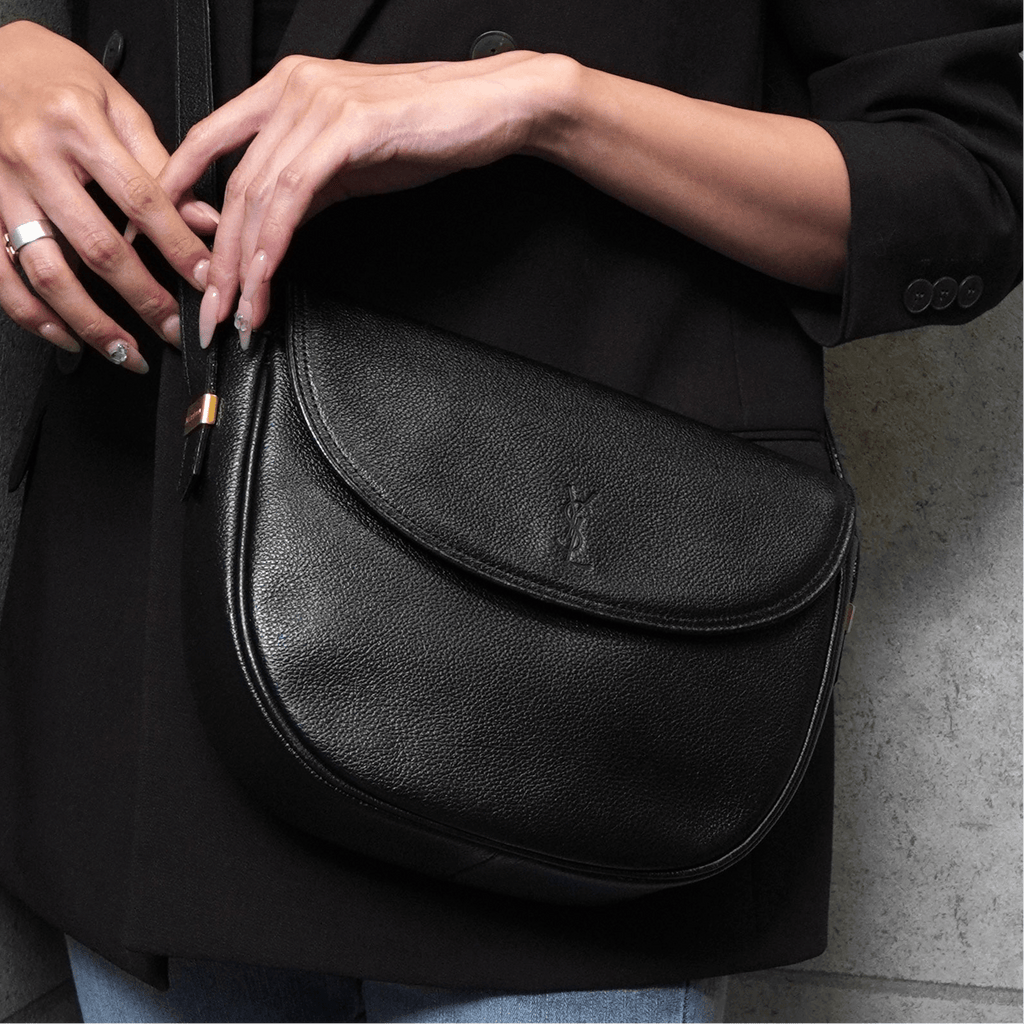 イヴサンローラン YSLロゴ レザー ショルダーバッグ ブラック