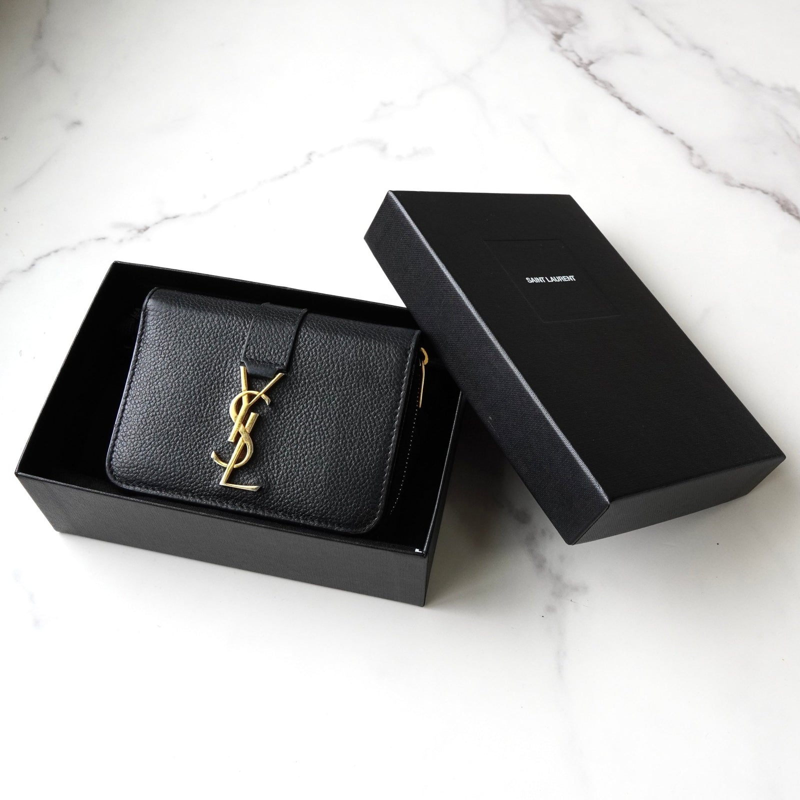 ysl-2333829_1600x.jpg?v=1752391607