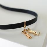 イヴ サンローラン カサンドラロゴ YSLロゴ コールド レザー ネックレス チョーカー 箱付き - NEWSED