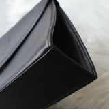 イヴサンローラン ヴィンテージ エンボス YSLロゴ レザー ハンドバッグ 自立型 ブラック - NEWSED