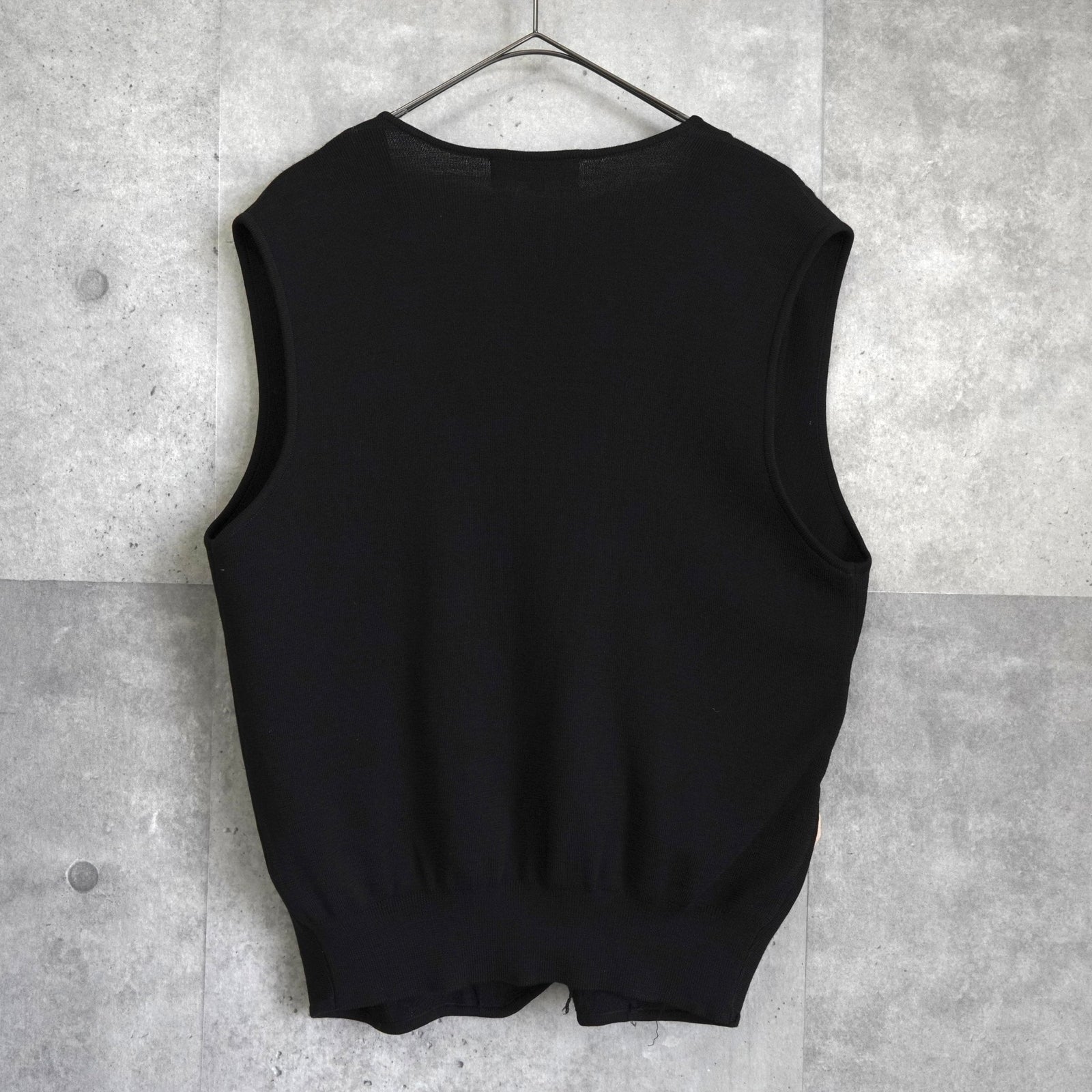 ９０ｓ　イヴ・サンローラン　ロゴ刺繍　ナイロンベスト　ブラック　Ｌ ysl-4027059_1600x.jpg?v=1757704486