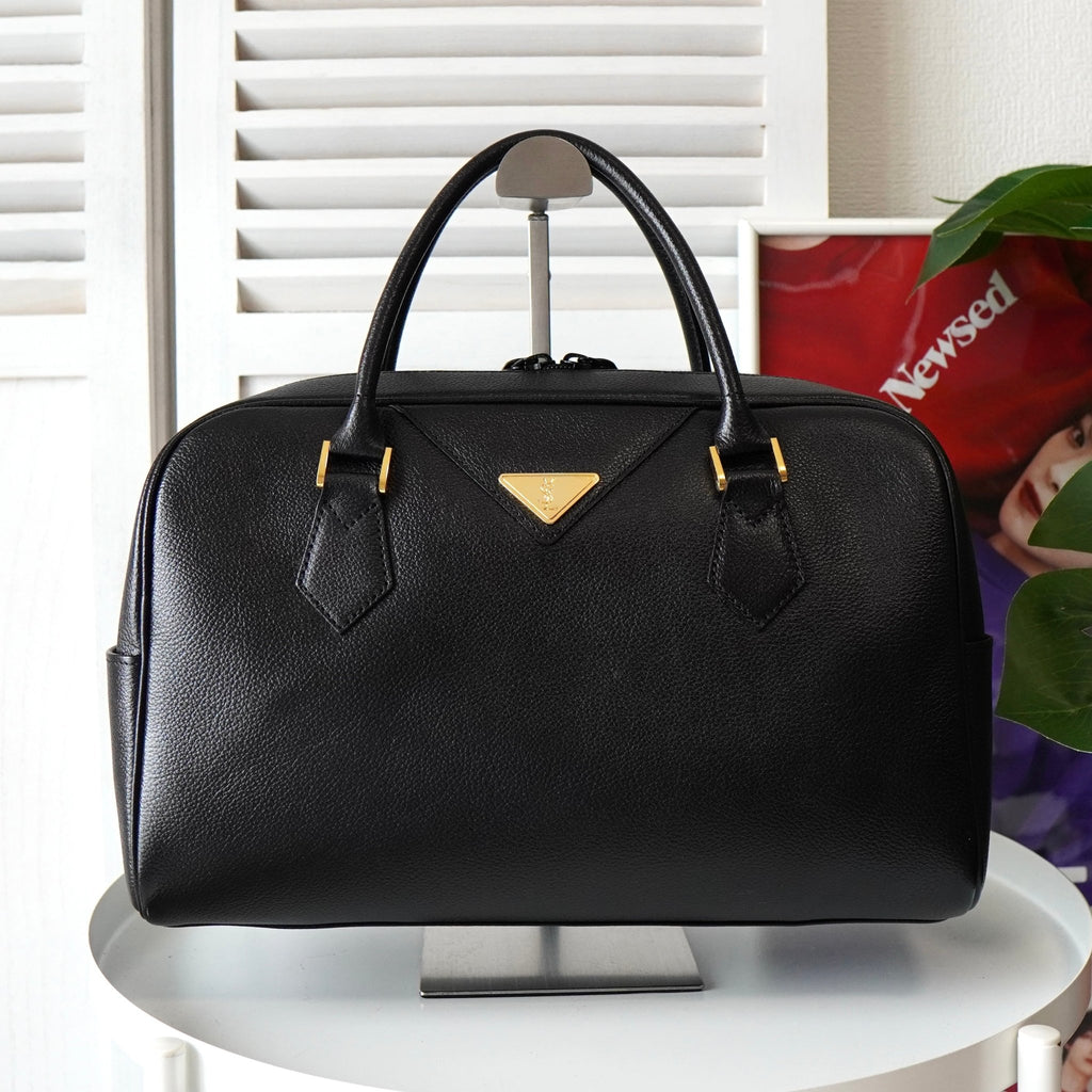 イヴサンローラン ヴィンテージ YSLロゴ 三角プレート レザー ミニボストンバッグ ブラック