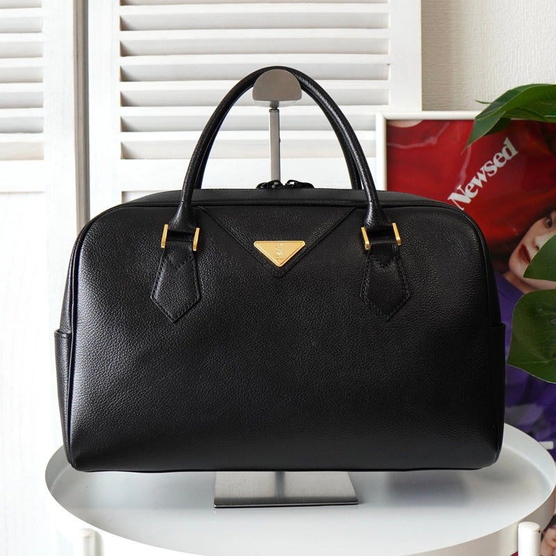 イヴサンローラン ヴィンテージ YSLロゴ 三角プレート レザー ミニボストンバッグ ブラック - NEWSED