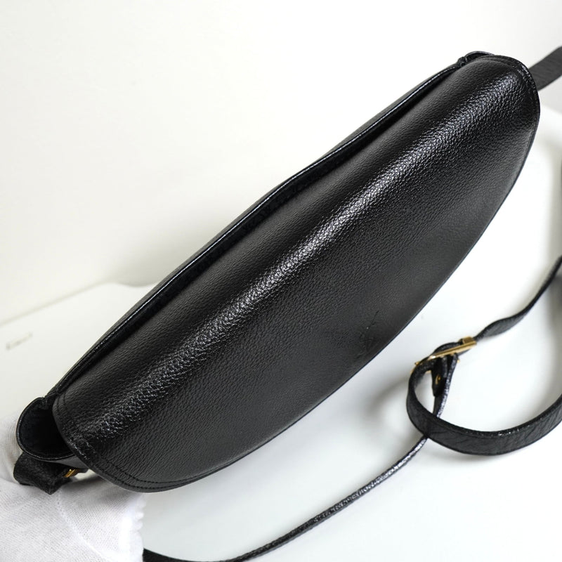 イヴサンローラン YSLロゴ レザー ショルダーバッグ ブラック - NEWSED